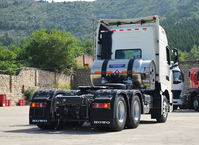 Sinotruk HOWO Heavy Truck tractor truck TH7 6×4 540HP