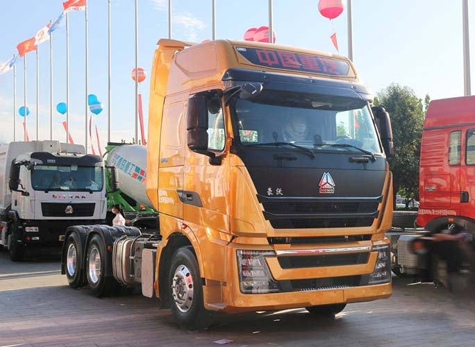 Sinotruk HOWO heavy-duty truck 6X4 tractor truck TH7 460HP